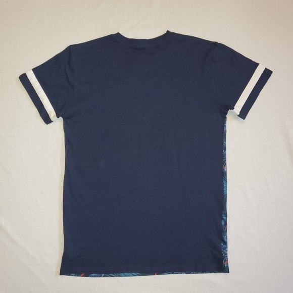 DC Intercept V Neck Graphic T-Shirt Women's Size XL NWT - Picture 4 of 4